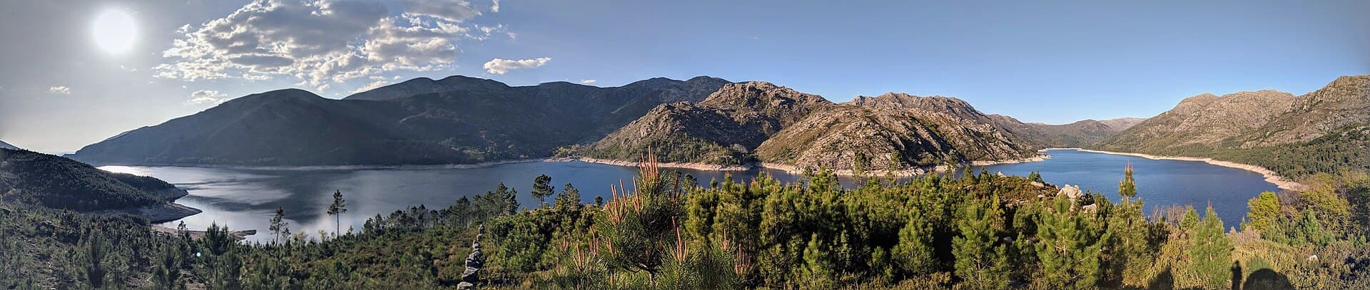 Panorama sur le rio Homem près de Campo do Gerês, paysage du secteur de départ